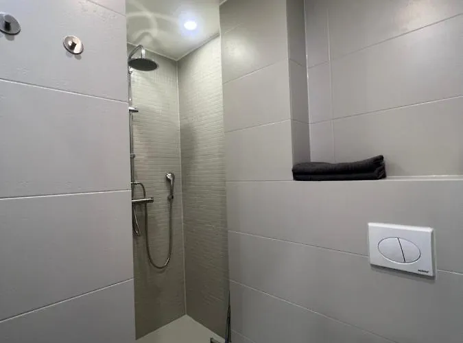 Aia Street Apartment